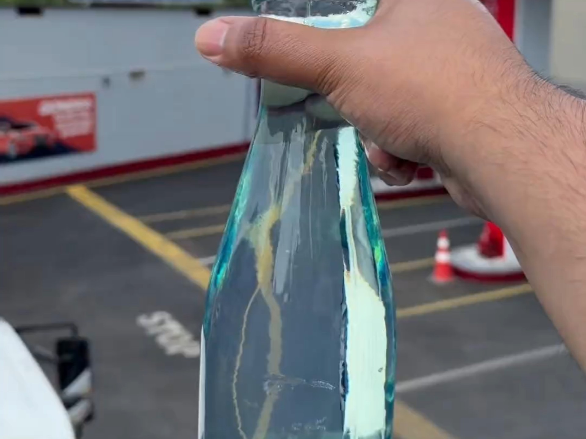 明明就一辆油罐车，为何能同时运送 92、95 不同汽油？