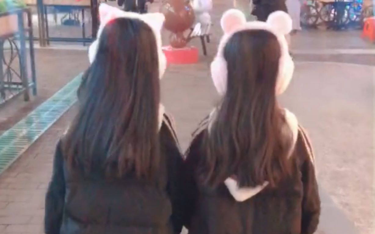 抖音上可爱双胞胎姐妹