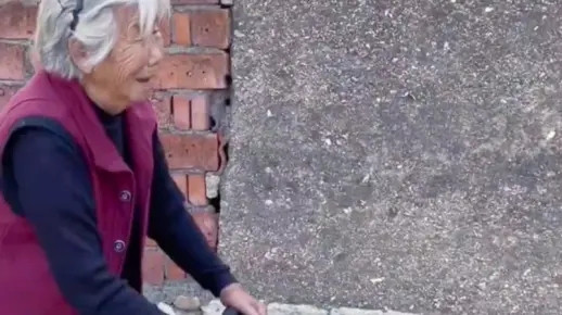 搞笑# 不一样的老太太