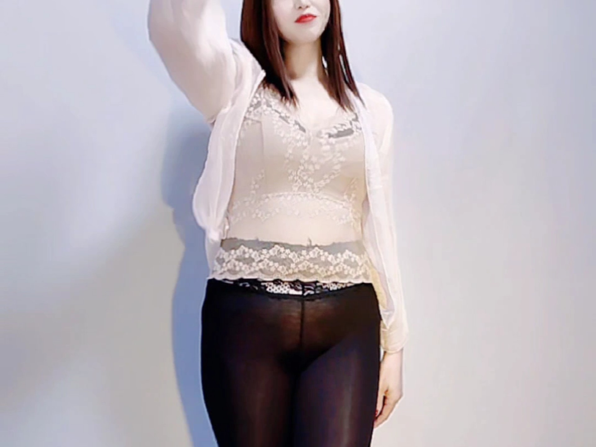 生活再苦，有人牵挂，心里就是甜的；距离再远，有人惦记，感觉就是幸福的；不管在何处，有人想你，内心也是温暖的。