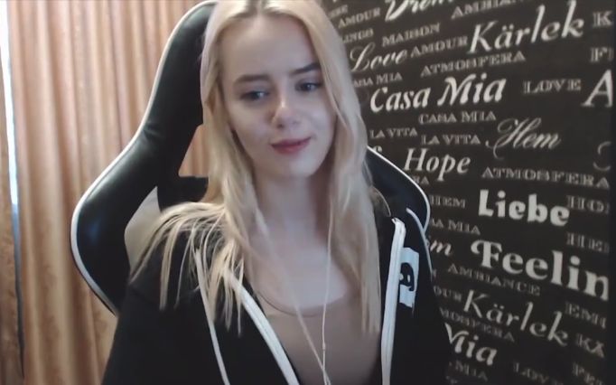 最近有点火的csgo萌妹tatjanna