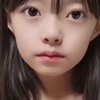#黑暗荣耀2 朴妍珍女儿河艺率的饰演者#吴智律#  ELLE KOREA 4月号画报，小小年纪就很有星味，不需要复杂的场地和道具，简单的画面留住纯粹