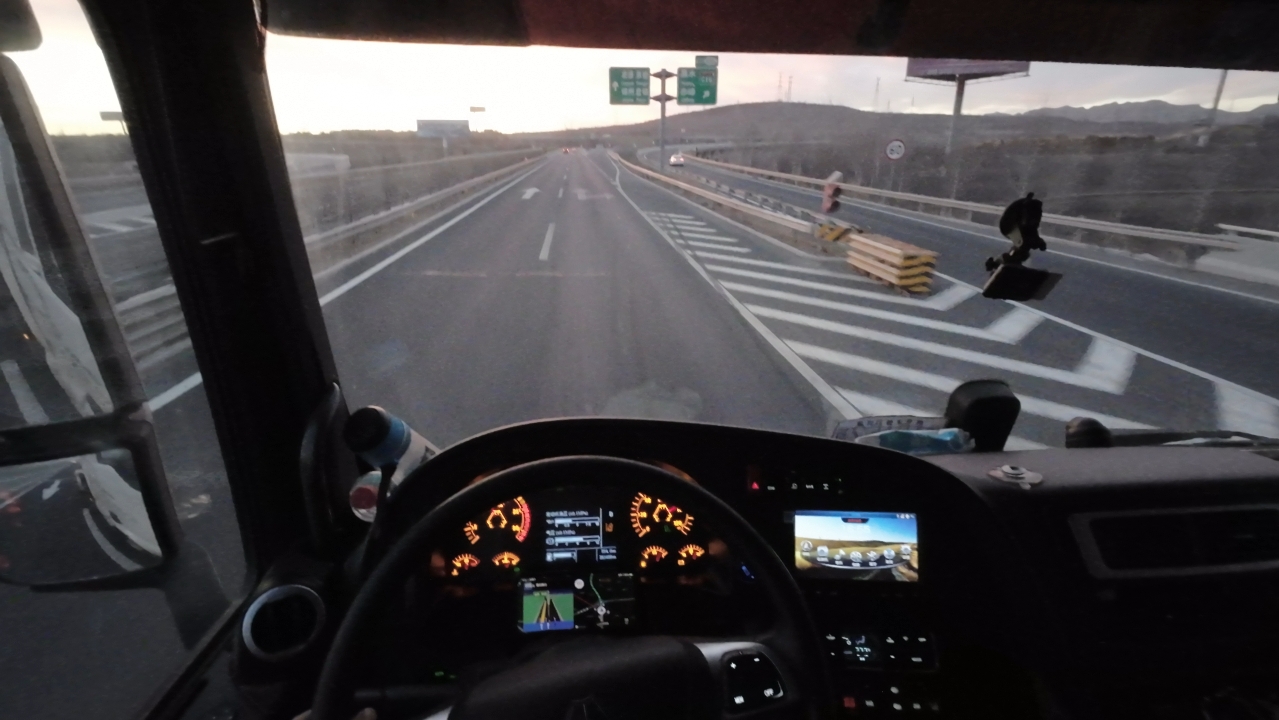 【POV】驾驶汕德卡 SITRAK G7 480  行驶在（G25 长深高速）朝阳~承德