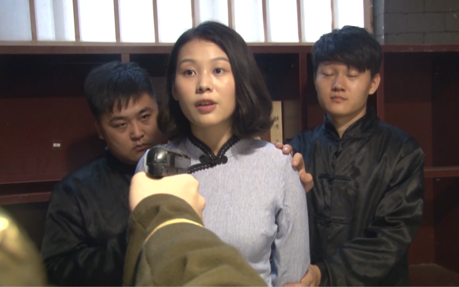【怀旧影院】《风雨迎春》女烈受刑片段05（阿卉、东方月主演）
