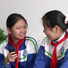 女孩子为什么总是一起上厕所？来看小学女生来例假都经历哪些害羞瞬间~校园性教育到底应该如何做