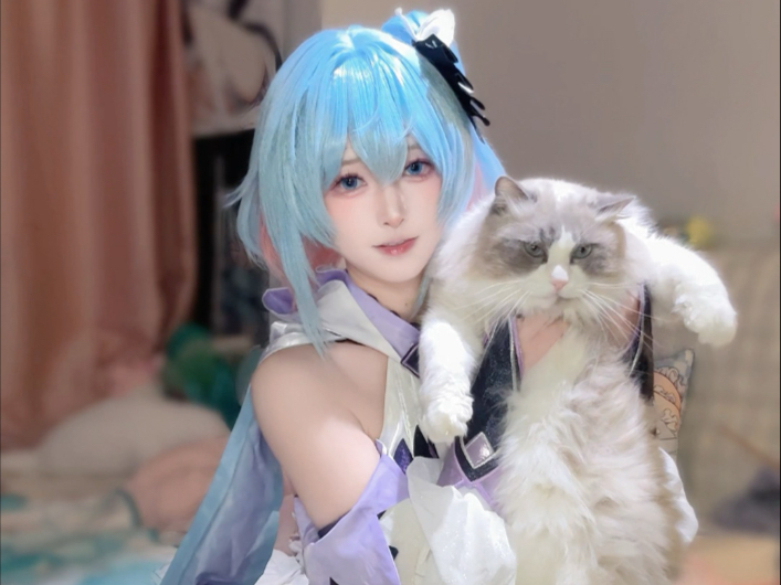 Everybody! Give Little King Joe a line!