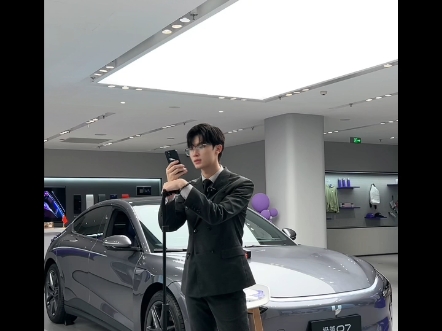 极越小帅哥 10.13 晚