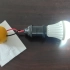 震惊！电灯插在柠檬上就能点亮！莫非就是传说中的水果电池？