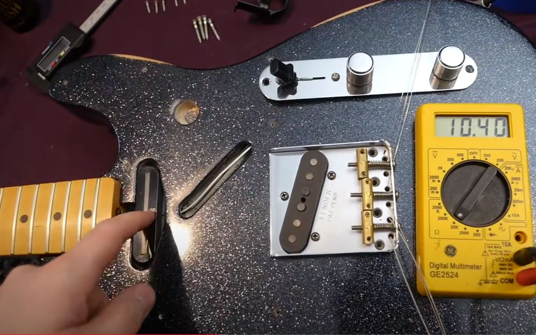 【机翻, 拆琴】Fender Brad Paisley签名款 Esquire "Secret Agent"_哔哩哔哩_bilibili