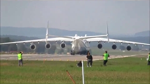 起飞视频震撼 5ea753b55fde00782c0ed8b2a30e1b1a72bbfaf1.jpg@310w_174h_1c_100q.jpg