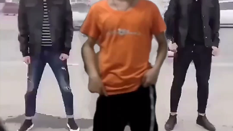初中足球服黑色好看吗,初中足球服黑色好看吗女生