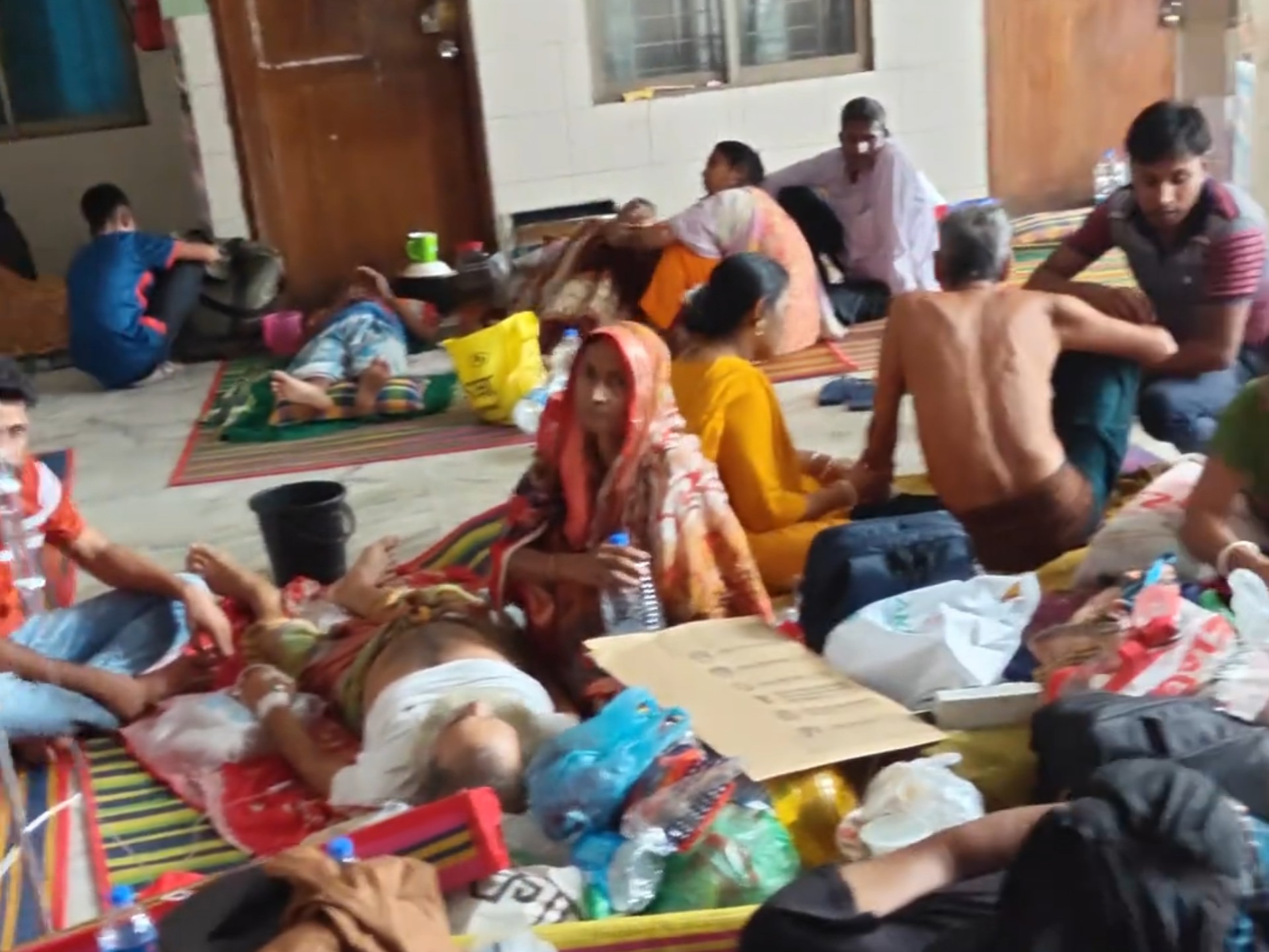 我来到了孟加拉国最好的公立医院，这里的环境简直令人