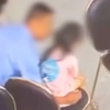 广东一商场保安抚摸、亲吻小女孩，涉嫌猥亵，当地警方回应：已将嫌疑人查获归案