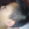 小朋友就是会享受呀！耳朵里边也有货，掏起来非常过瘾，非常舒服
