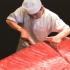 看顶级食材金枪鱼是如何被日本师傅分割开卖，每切一刀都有讲究