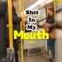 地铁里两男子深情对唱《拉我嘴里》