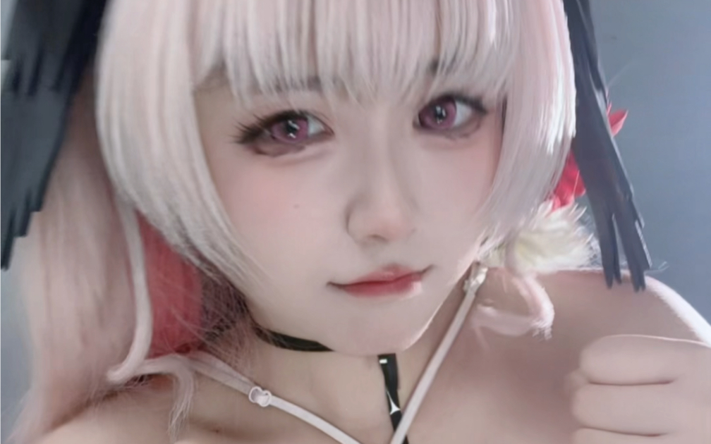 Is Xiao Chun acting cute? That's kind of interesting.