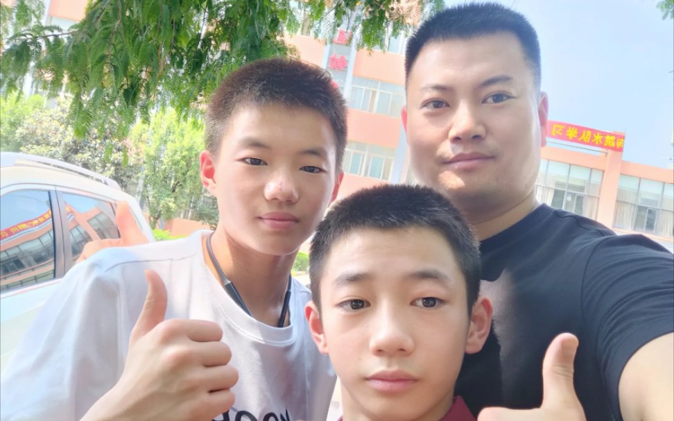 白钰豪白钰鸣十四运会男团双人十米台跳水