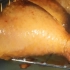 鸡腿买回来不要直接啃着吃了，里面塞点米饭洋葱玉米粒，做成鸡腿包饭，软糯焦香。