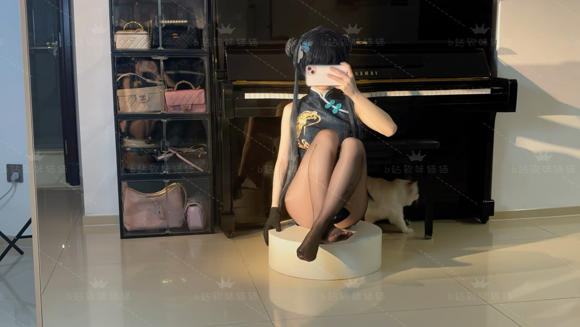 Such a clingy little kitten