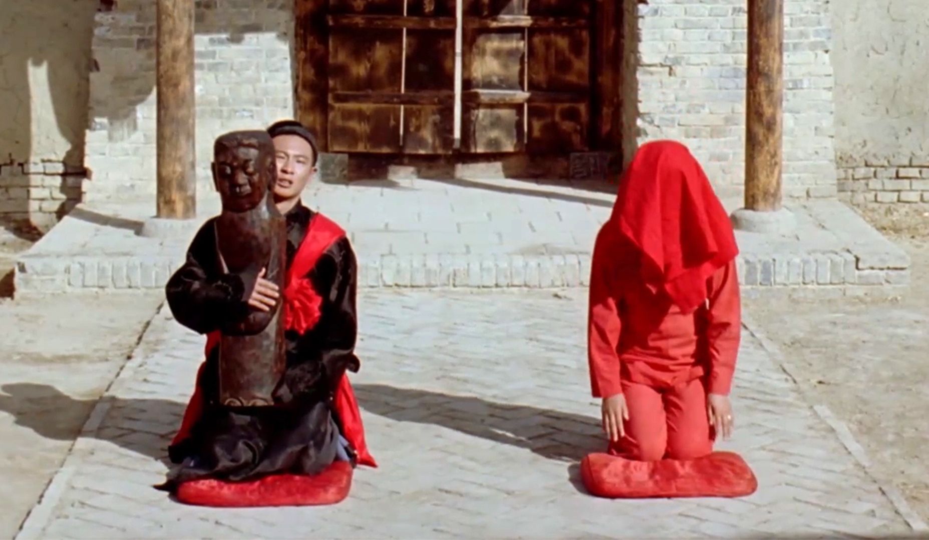 丈夫去世，新娘被嫁给木头守寡一辈子，一部“离经叛道”的电影！《五魁》