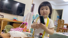 小朋友们吃棒棒糖的视频 63993cbde92bfdf423d26c5f79f6be7efba98d81.jpg@280w_158h_1c_100q.jpg