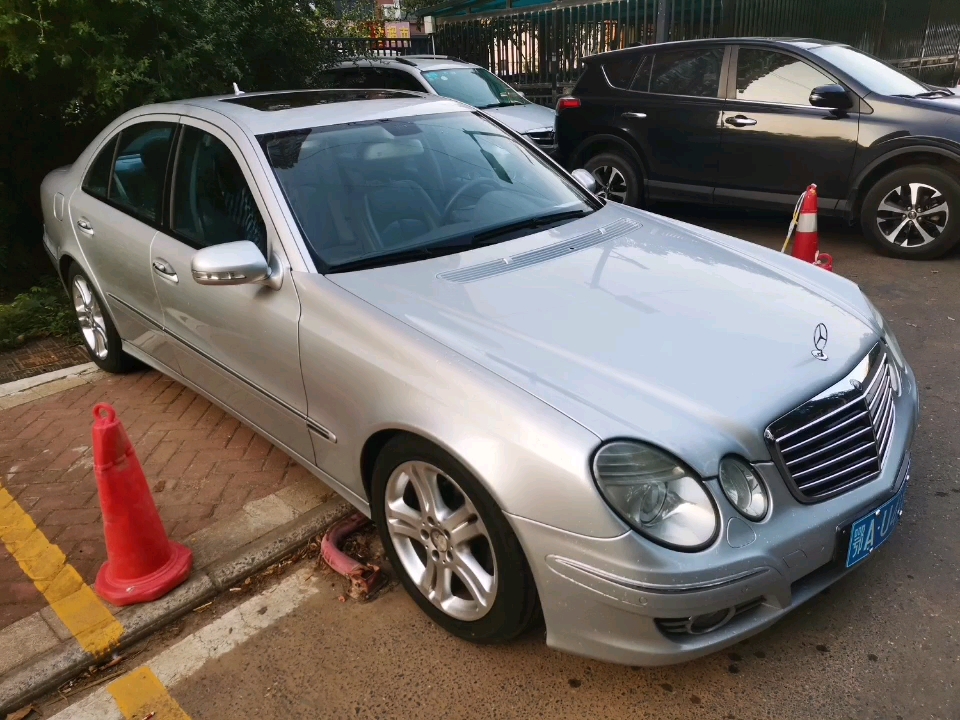 e230最美四眼奔w211上台08刚卖又淘回一台09奔驰e230