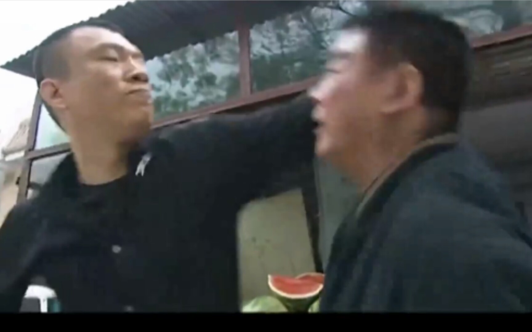 郝哥各种被劈