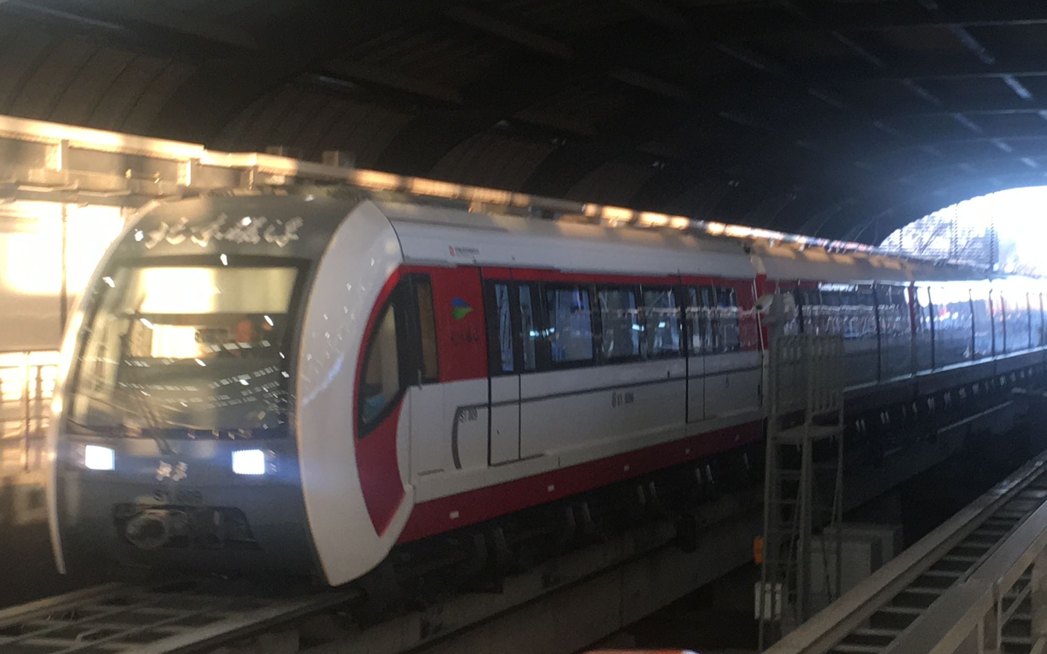 北京地铁s1线磁悬浮列车观光体验
