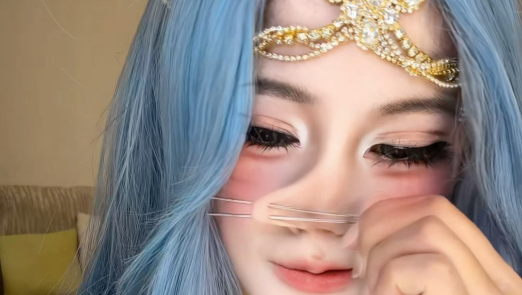 我也没眨眼啊！刚刚那个美女姐姐去哪儿了？？