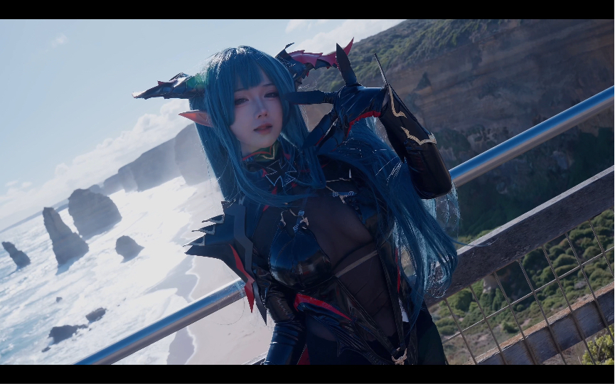 The Twelve Apostles are finally shooting cosplay in a place that appears in textbooks.