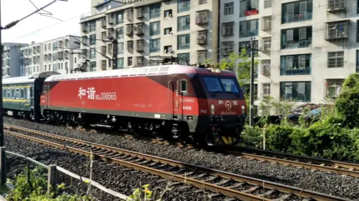 昆局昆段HXD3D0565本务牵引新空调快速客车K492/3(昆明-连云港东)双水两道通过