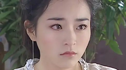 以前的美人是真的多，谢元真长成这样也只能演个小丫鬟