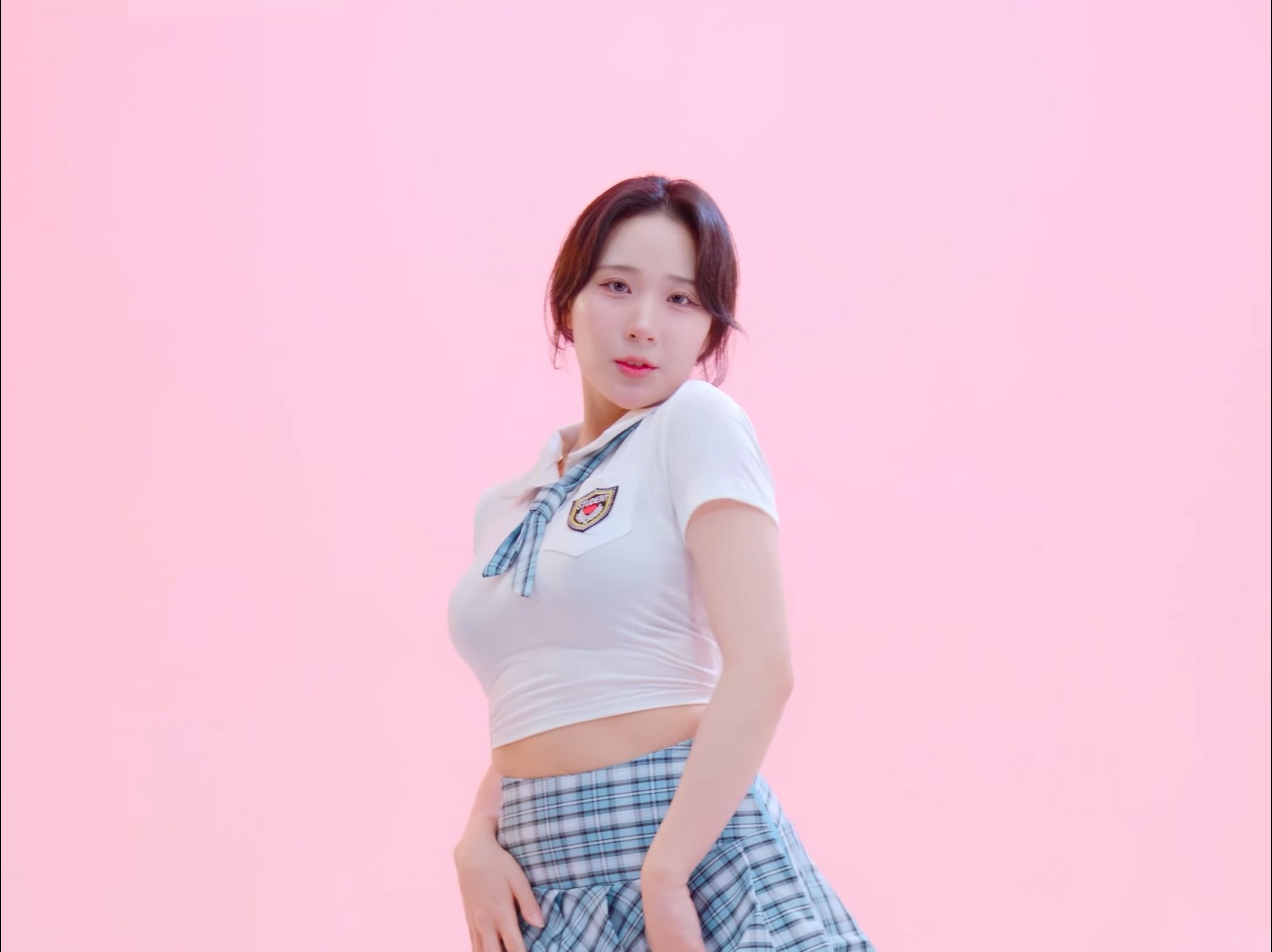 郑仁 sticky stikcy 蓝裙