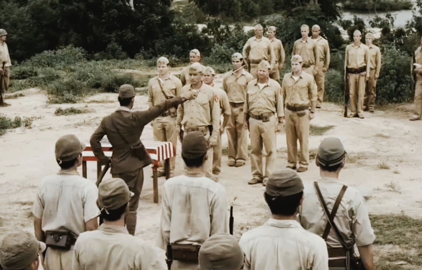 狂热又偏执，日军在塞班岛上困兽犹斗，日本电影视角看战争