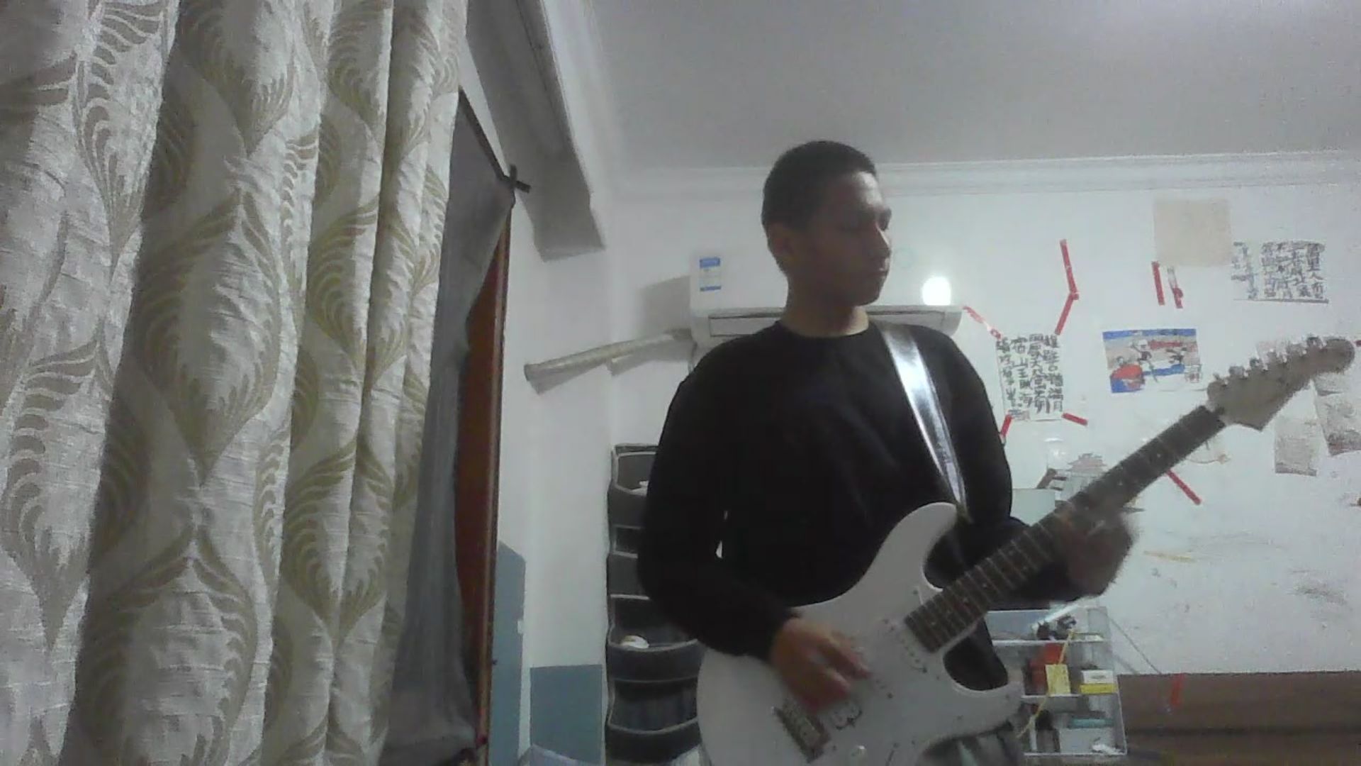 演奏beyond的我是愤怒05年黄贯中点弦版