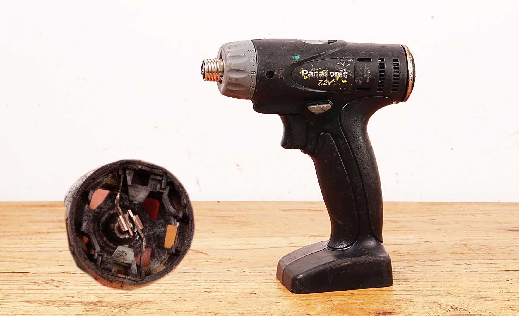 车厂打螺丝光荣退休的 松下 EZ7420 电动螺丝刀 起子机 维修 换碳刷