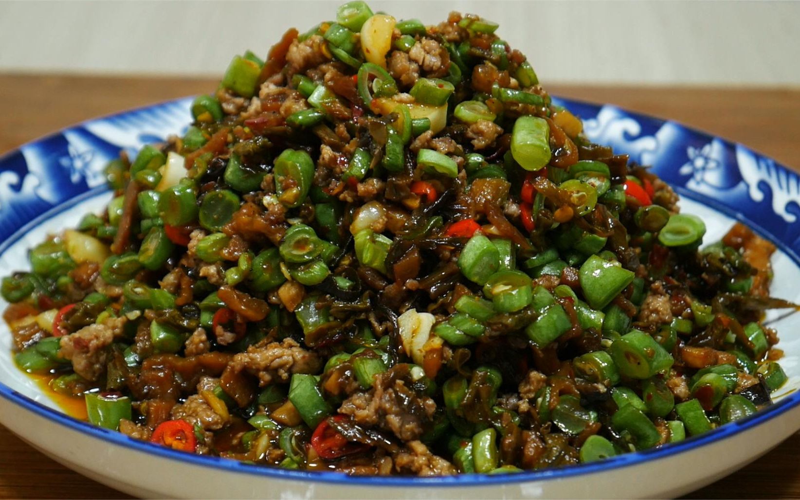 湘菜大厨教你一道特色下饭菜，做法简单易学，配上米饭能吃三大碗