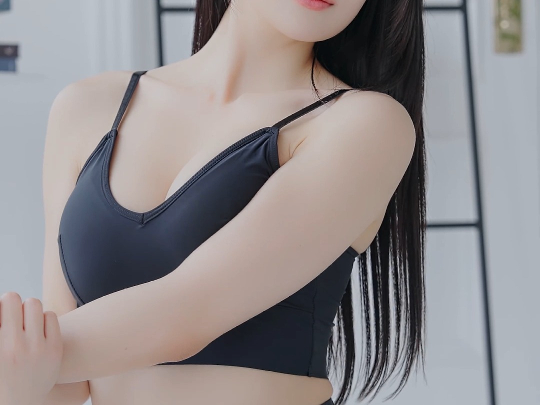 Miss HeeSol's Yoga Wear & Hot Pants Outfit