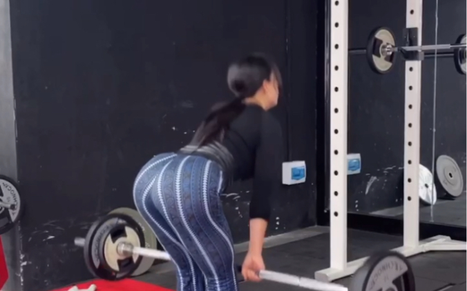 Gym Hard Pulling Training