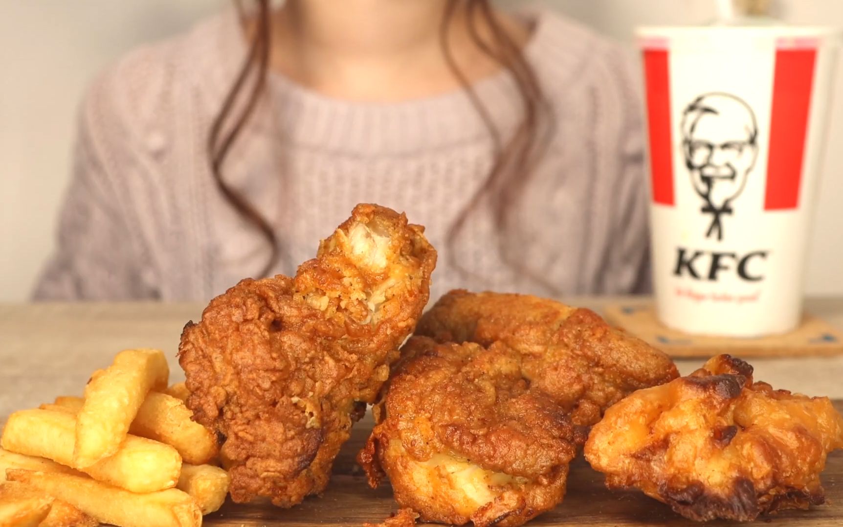 ひまりEats｜软妹子吃肯德基（KFC）吮指原味鸡、可乐♡美食咀嚼音♡
