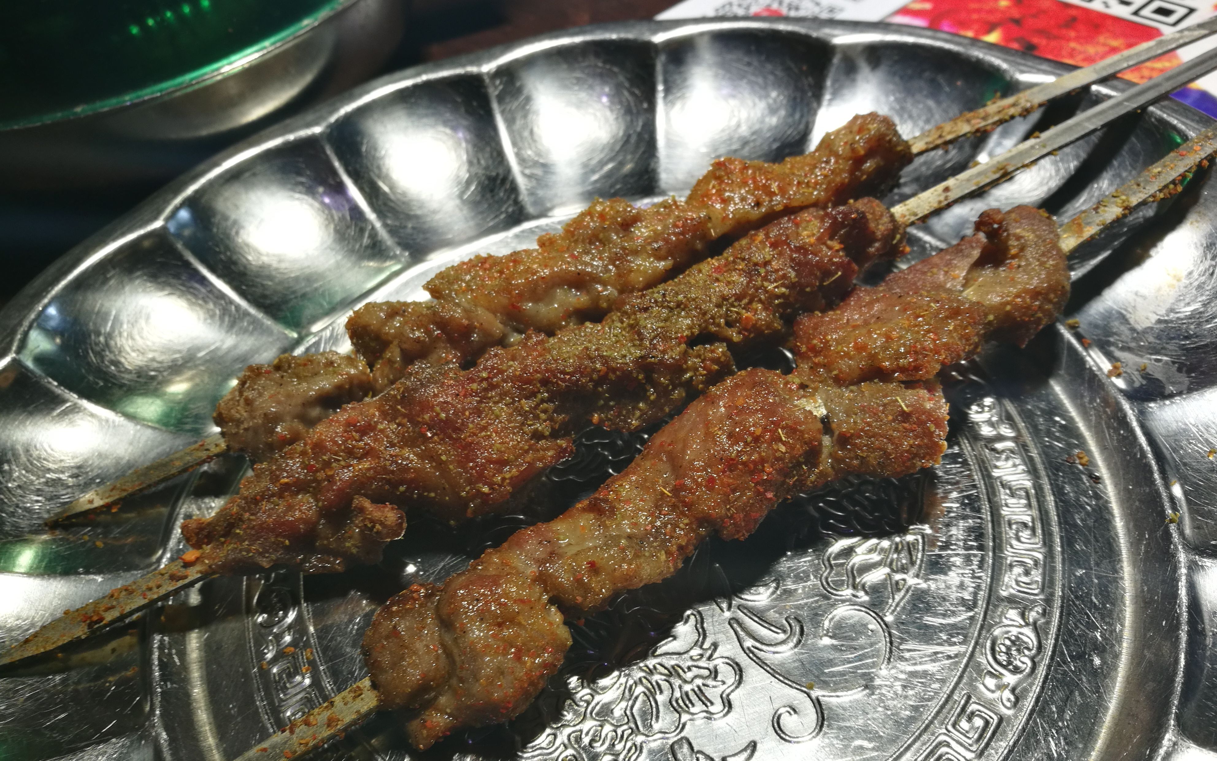 【豆腐】新疆美食(羊肉串 丁丁炒面 酸奶)