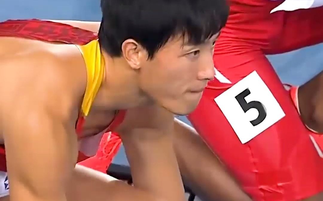 世界上最无耻的打手，刘翔遭罗伯斯恶意拉扯痛失金牌，大度表现赢得尊重！