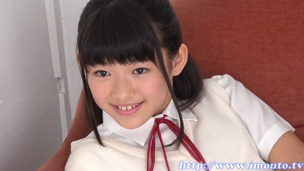 Lisa Sawamura, JK, makes her debut