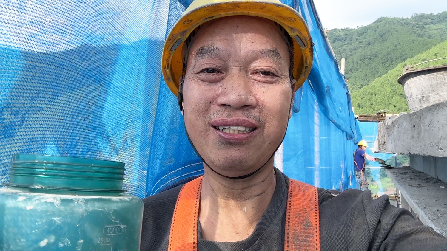 没考好也没有关系，刚工地干完活，是复读还是？