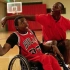 偶像的力量 乔丹与残疾球迷坐轮椅单挑！