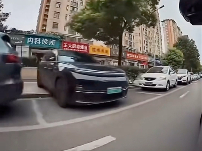 爱理不理，想停就停