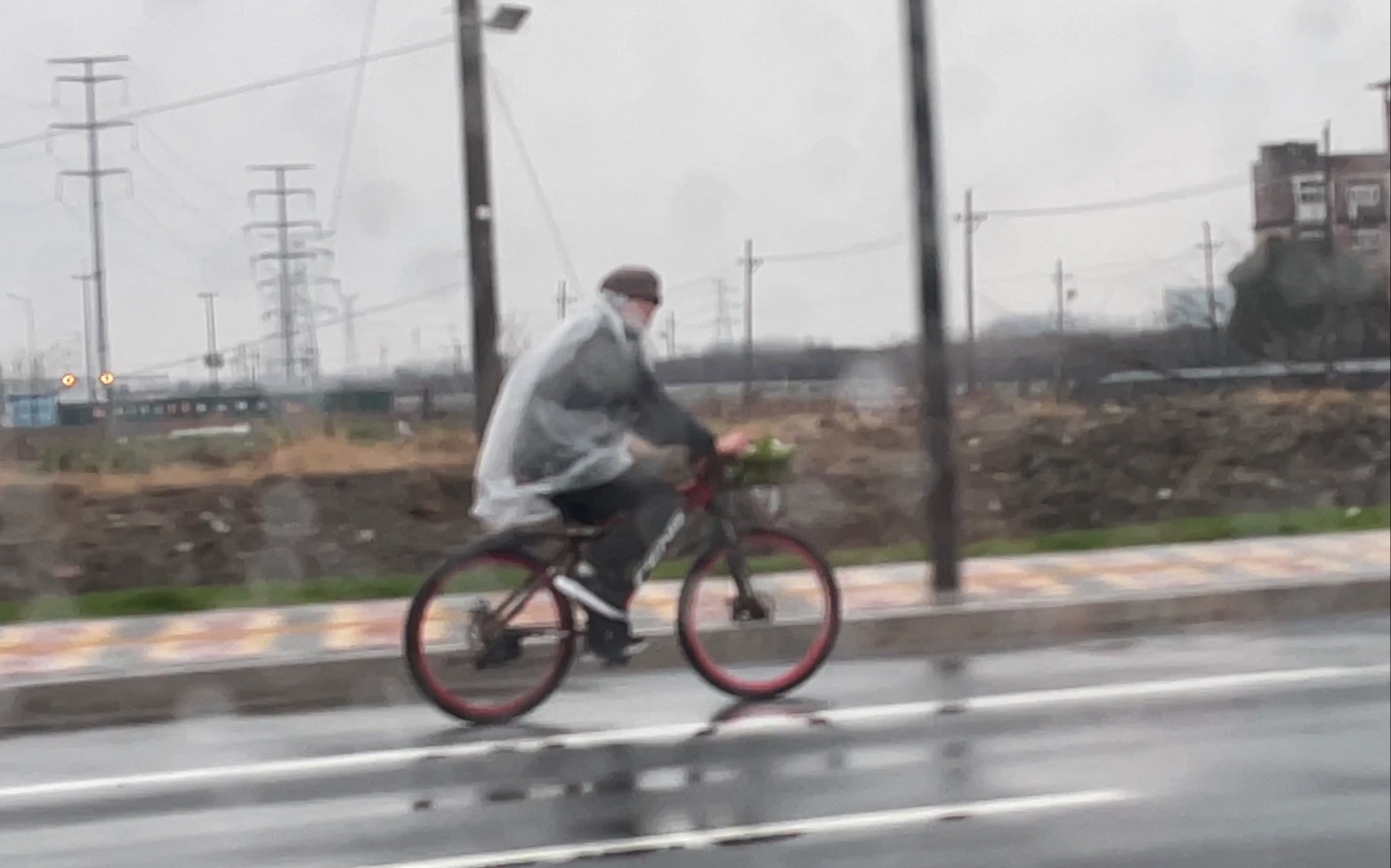斥巨资准备雨骑, 阶段性检验一下我的防水装备