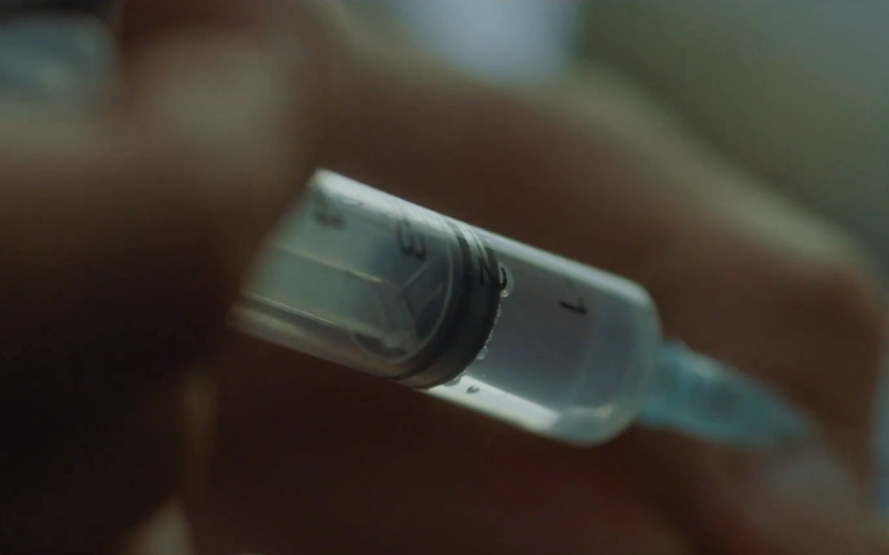 【空镜】手榴弹/倒计时/刷卡礼物/药剂/注射/车子晃动/监控/手表/围殴/踢裆/开车挥手比赞/愤怒离开/U盘/狗/酒杯/给车钥匙/警方追车/车祸/