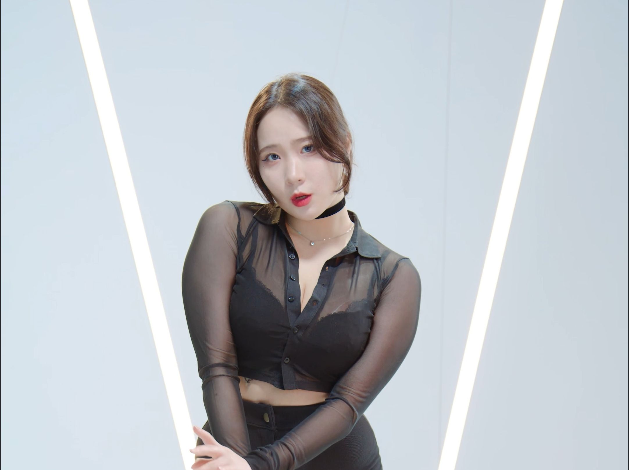 郑 仁 like a cat 黑纱